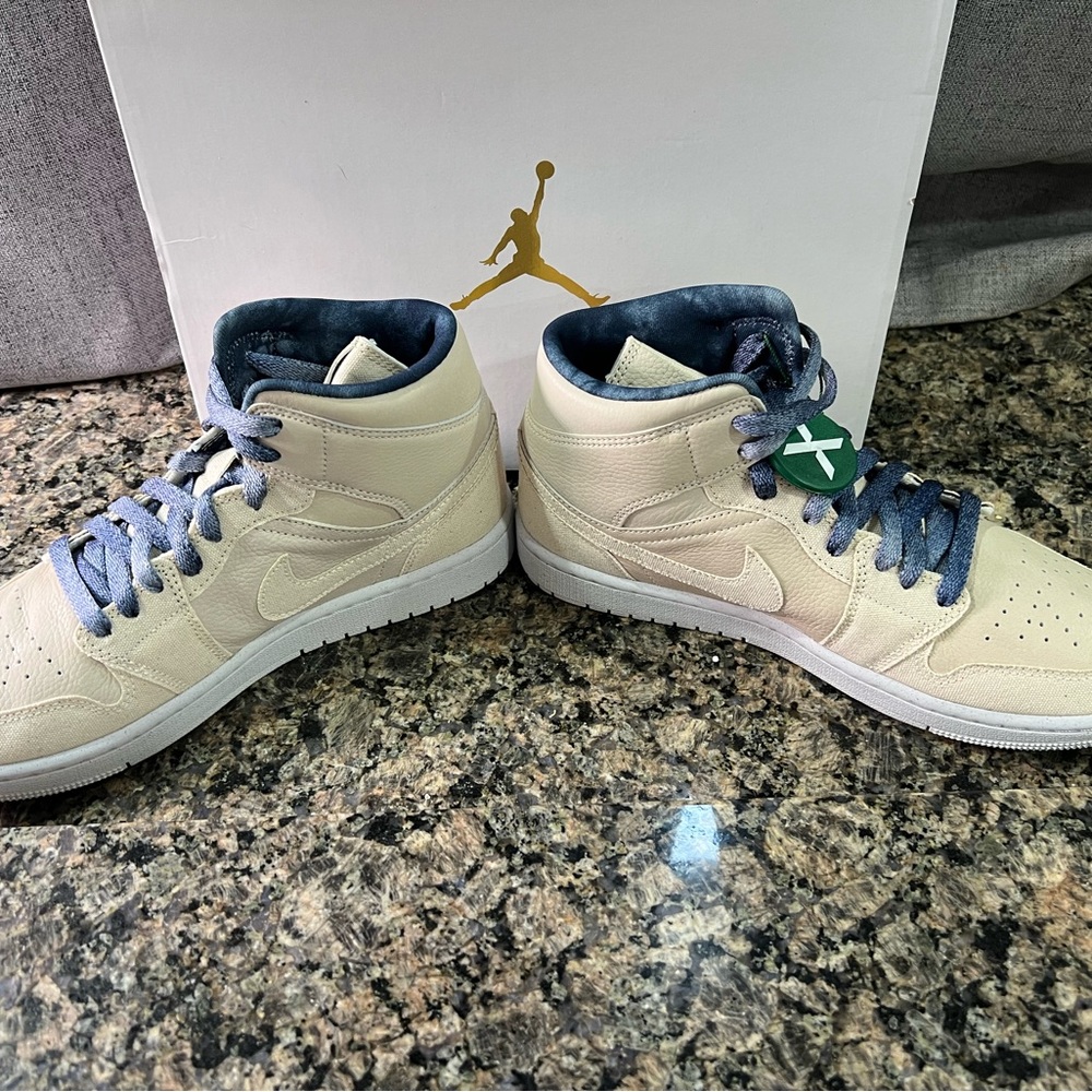 Jordan 1 Mid SE sandrift (W) authenticated by Stockx